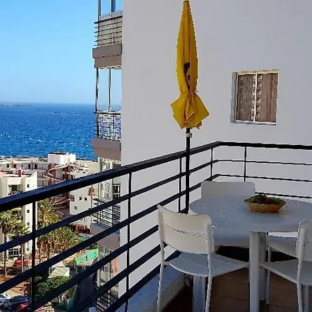First Line, Upscale Cristianos! Free Parking Apartment